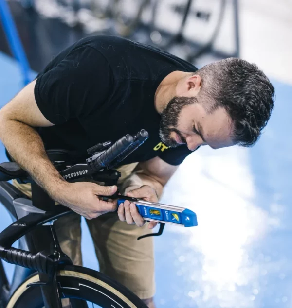 Man checking the Notio aero testing module.